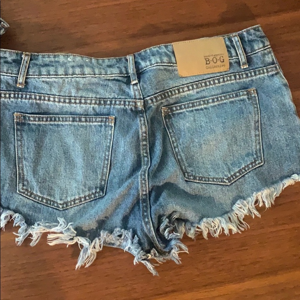 Shorts - Picture 3 of 3